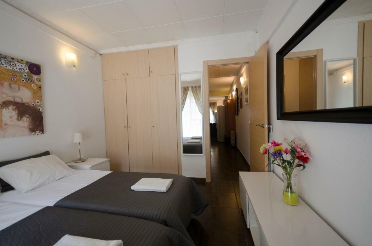 Amposta Apartment *